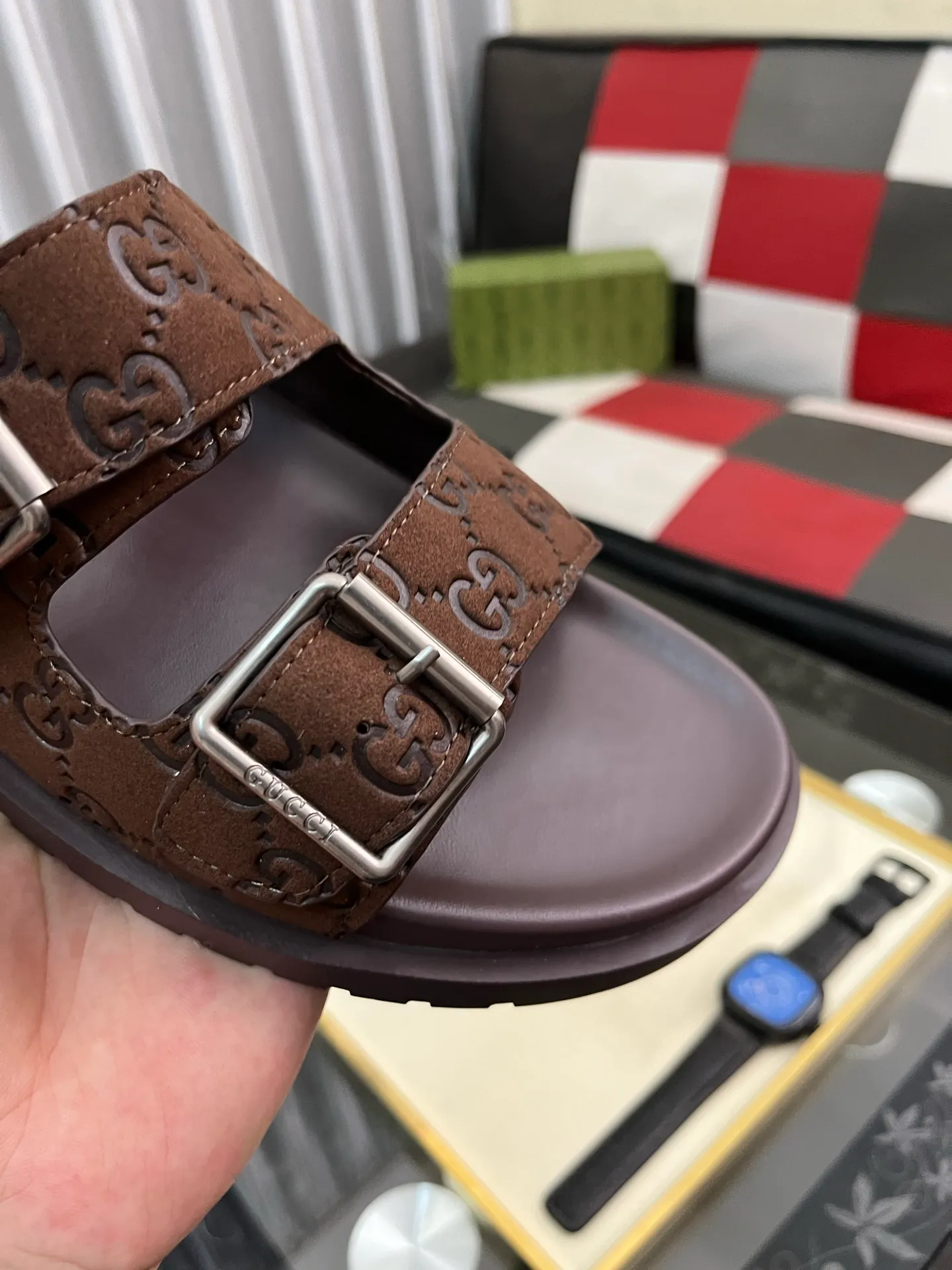 Men's shoes 💰340⌚️⌚️ (gucci-Gucci) New men's slippers, high-end boutique, made of cowhide, with exquisite embossed logo decoration on the upper, fine workmanship, super soft soles, casual, loose and comfortable, a must-have in summer! \nsize：38-44